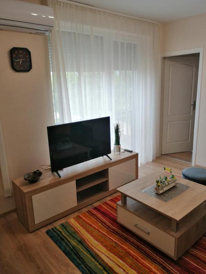 Boglárka Apartman Szeged Esterno foto